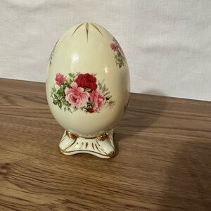 Vintage Formalities Baum Brothers footed egg